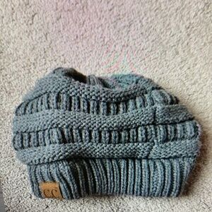 C.C Grey Beanie Popular Lined Cable Knit Skully Hat SIZE OS